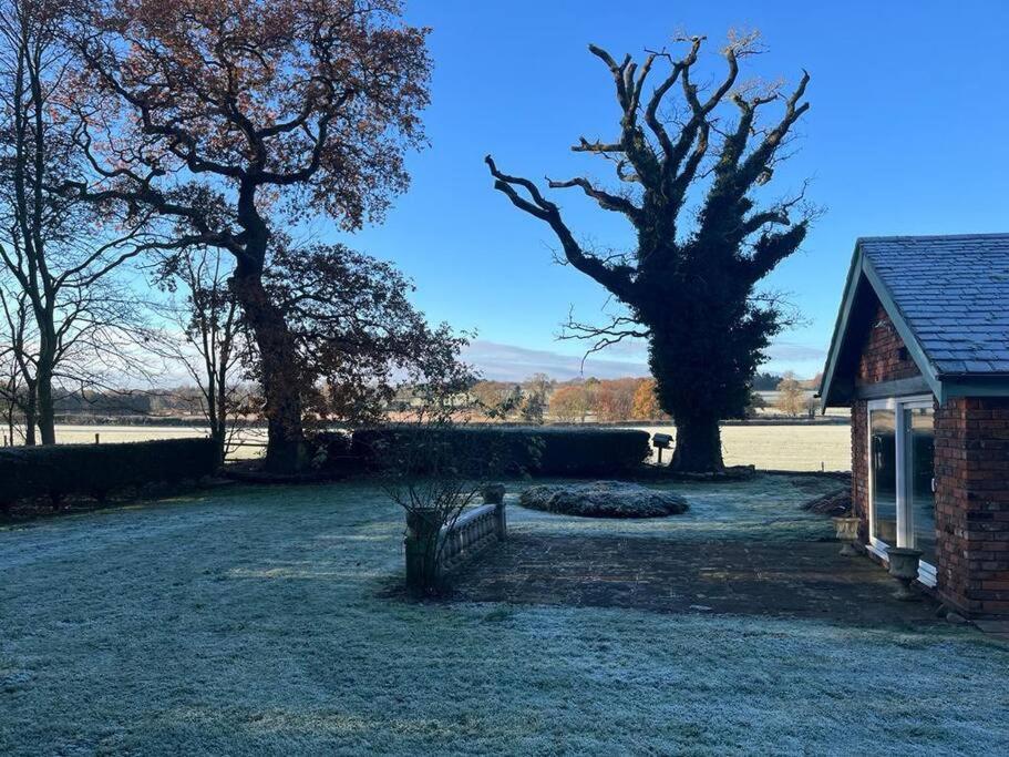فيلا Brownhills Eaton  المظهر الخارجي الصورة