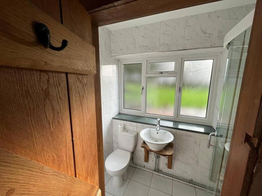 فيلا Brownhills Eaton  المظهر الخارجي الصورة