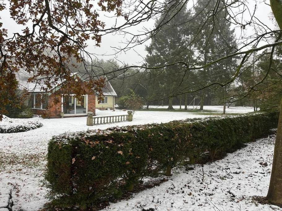 فيلا Brownhills Eaton  المظهر الخارجي الصورة